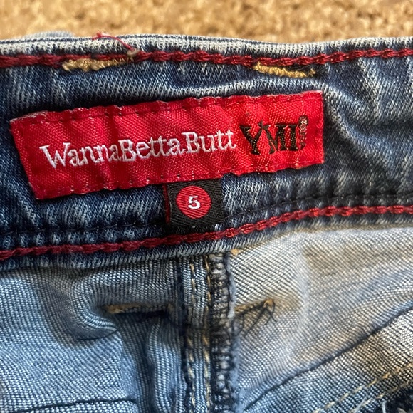 Ripped Jeans. RUN SMALL! Gently Worn Great Shape - Picture 4 of 4